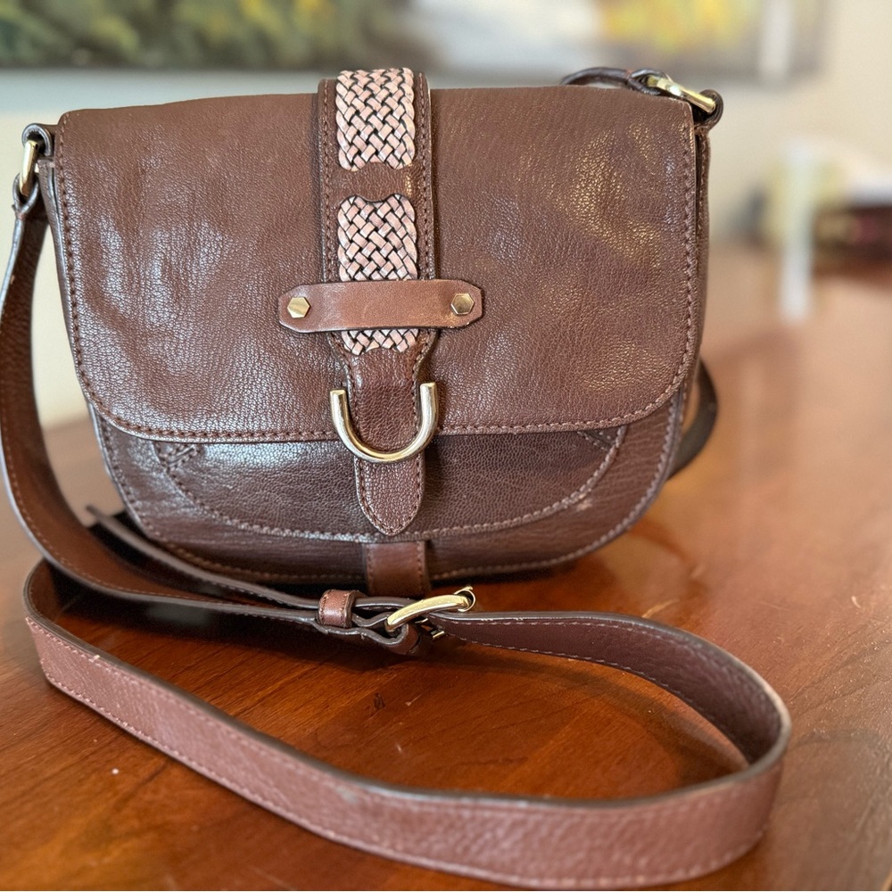 ✨ Cole Haan Supple Brown Leather Crossbody Flap Bag w/ Woven Strap Detailing ✨ - Picture 3 of 13